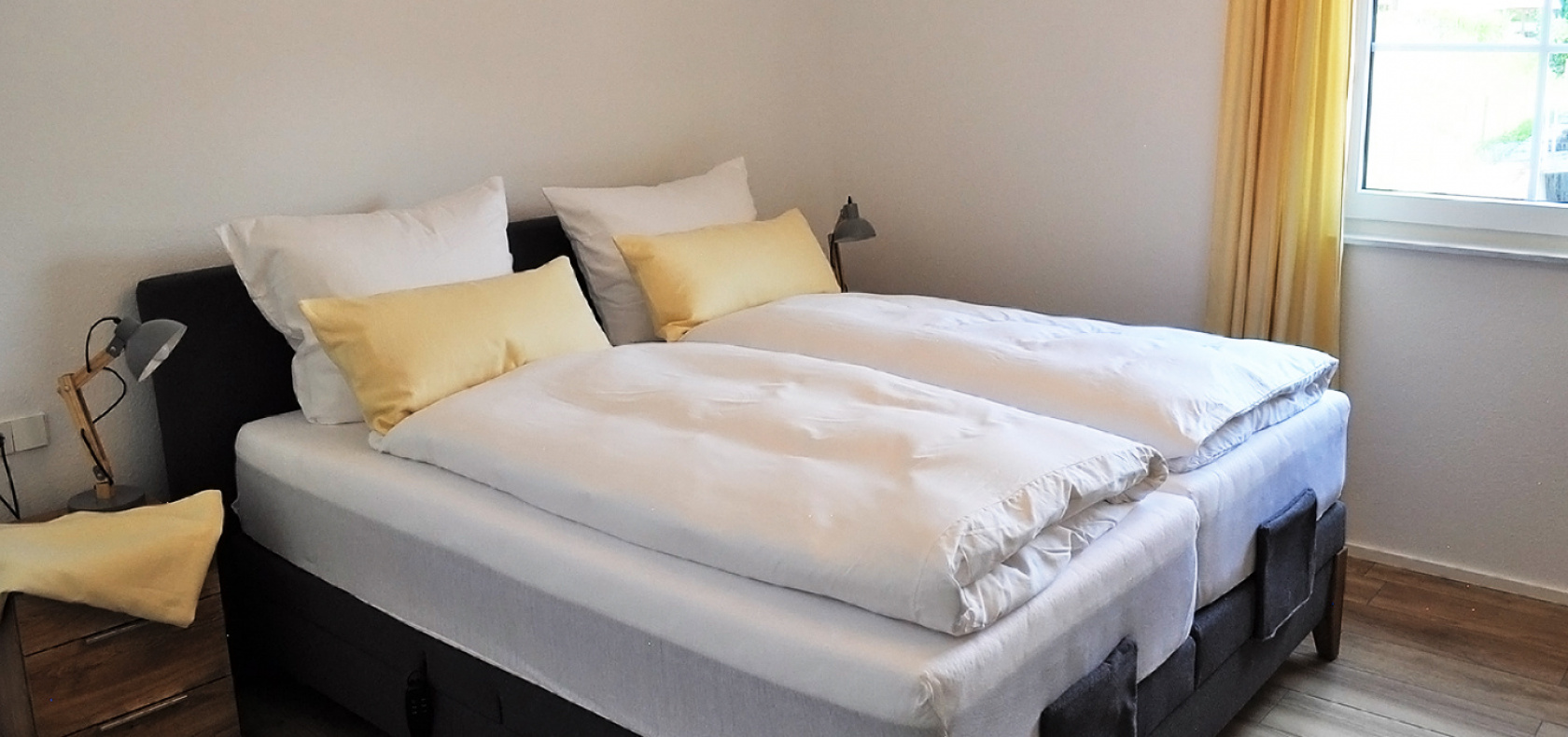 Schlafzimmer - Ferienwohnung Alpenrose