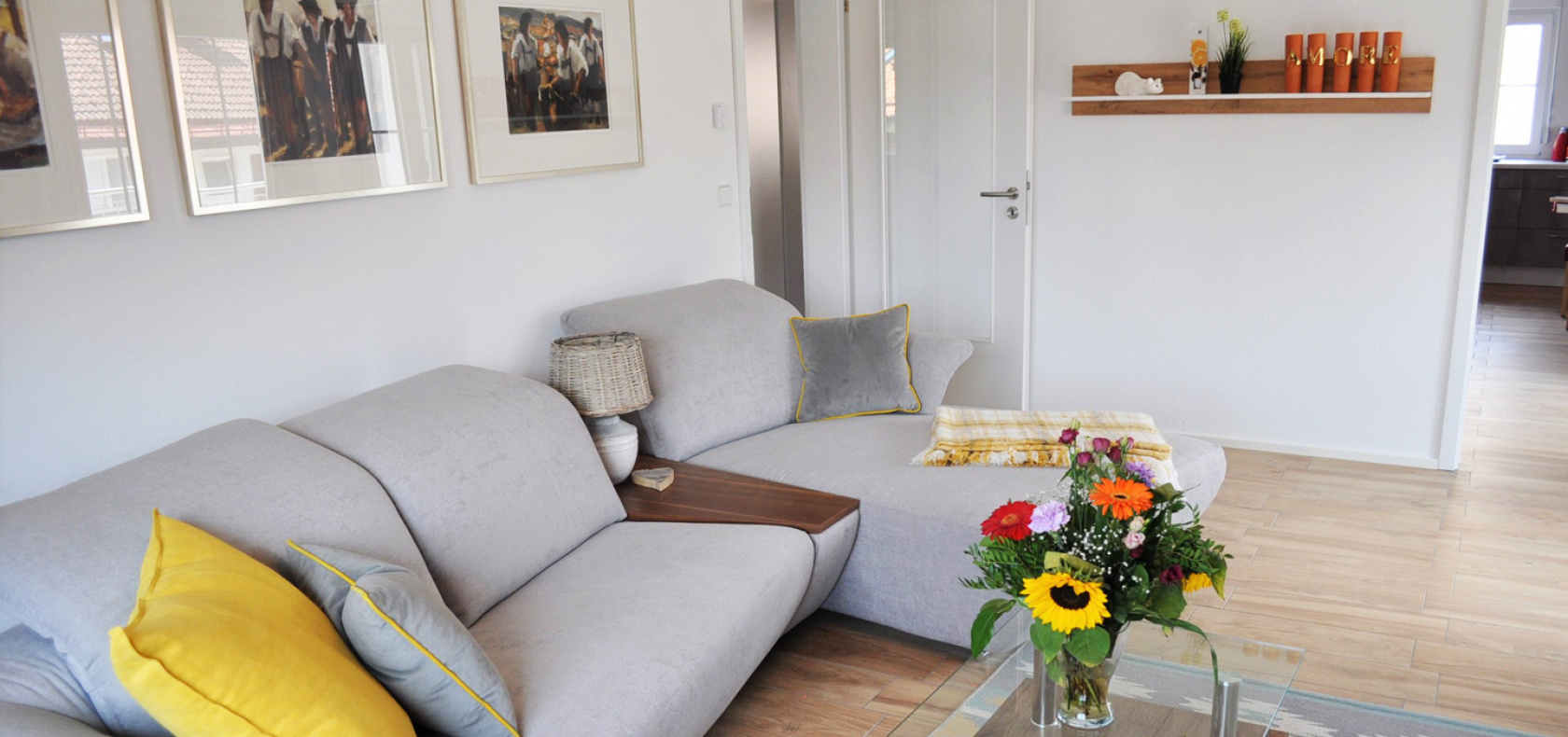 Wohnzimmer - Ferienwohnung Alpenrose